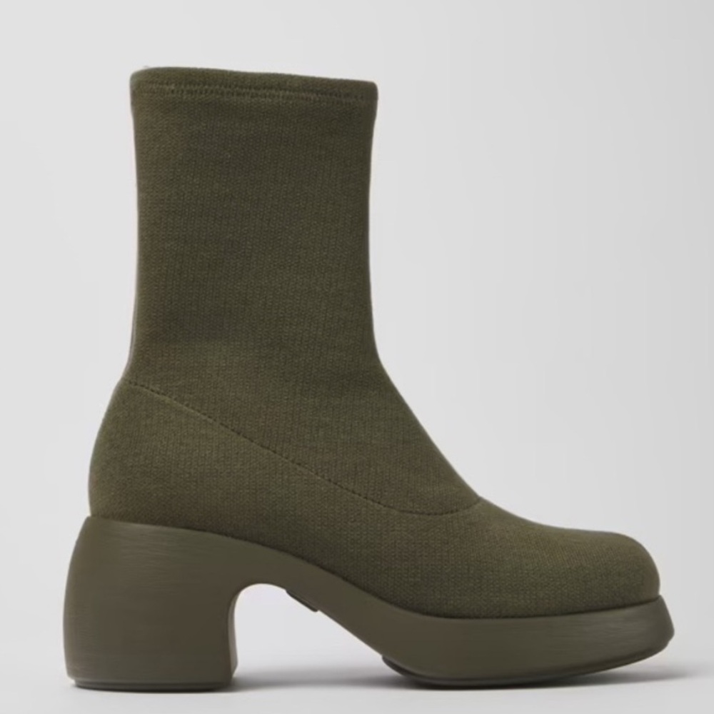 Green Camper boots size 37. EXCELLENT condition.